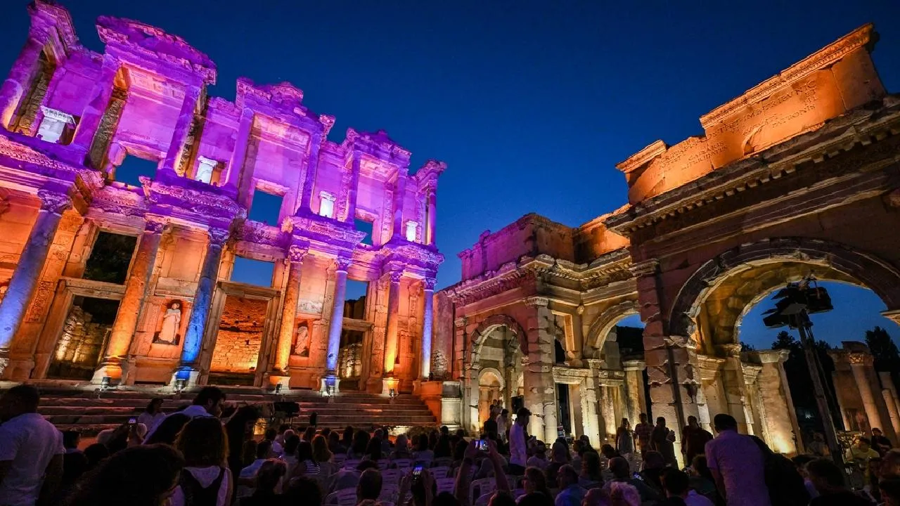 Gece Işıklandırmalı Efes Antik Kenti Turu