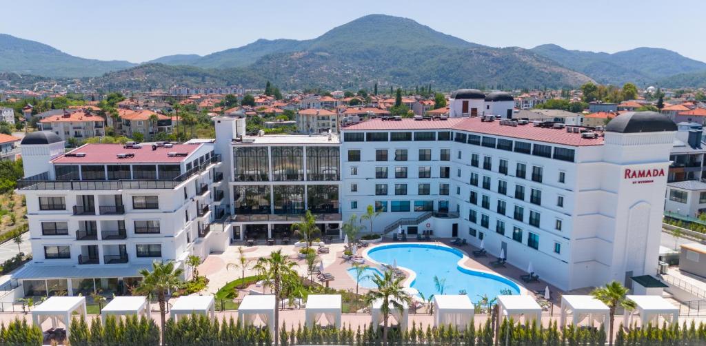 Yılbaşı Özel Dalaman Turu Limitsiz Akyaka yuvarlak çay Bafa Gölü